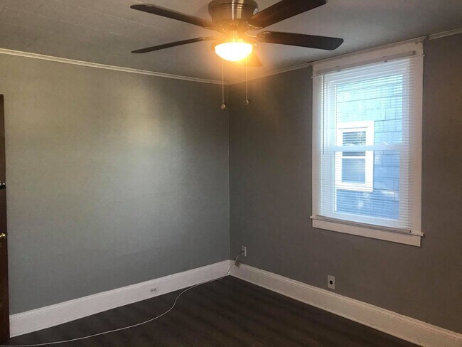 Building Photo - Charming 3 Bedroom/ 1 Bathroom Home in Dundalk, MD!