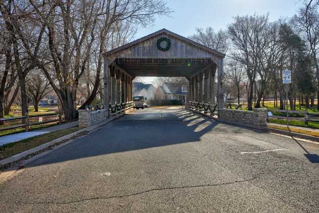 Building Photo - **Charming Cape Cod Home for Lease in the ...