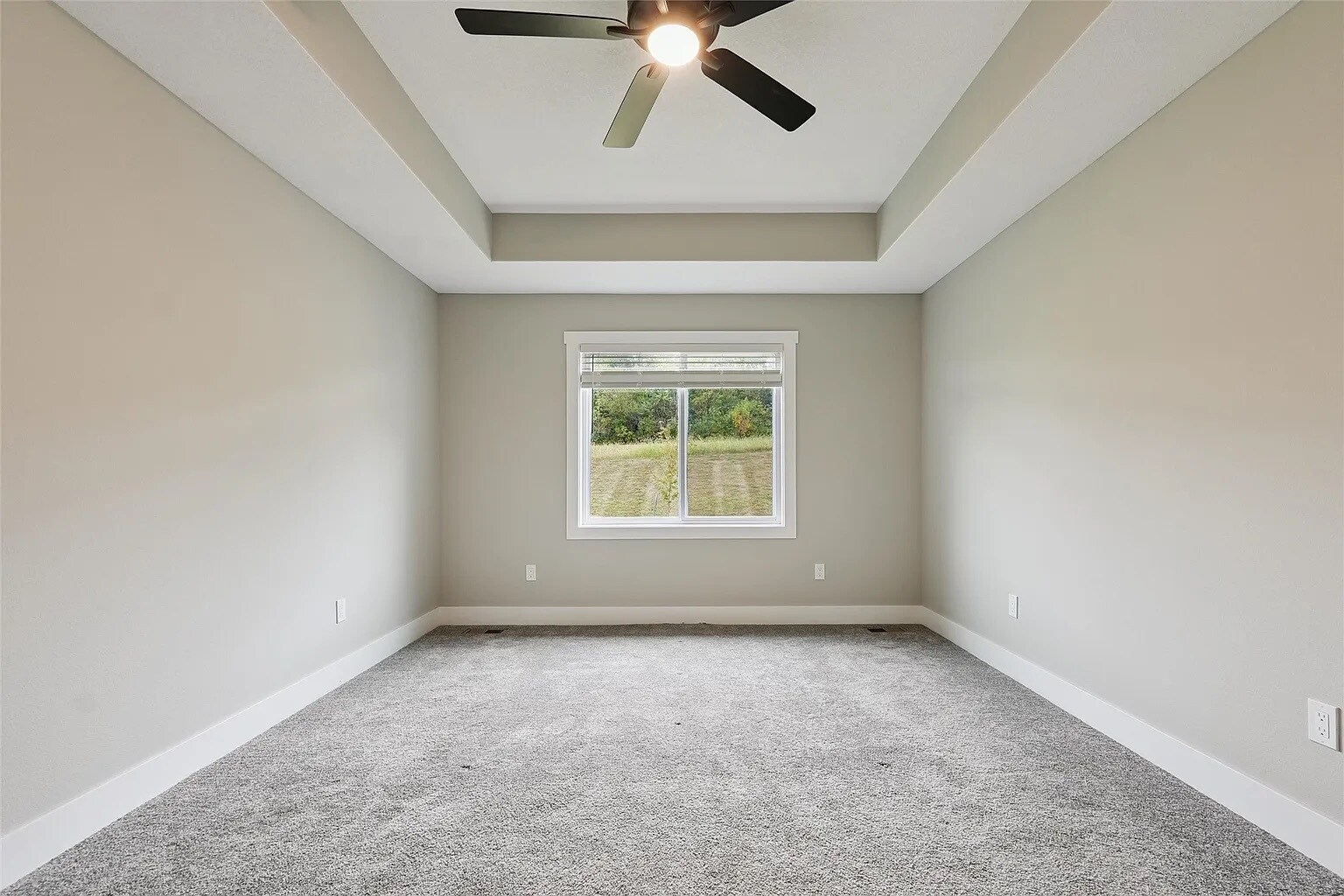 Building Photo - 519 Meadows Ct