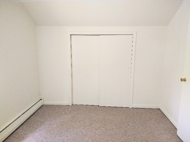 Building Photo - 261 S Riverside Rd