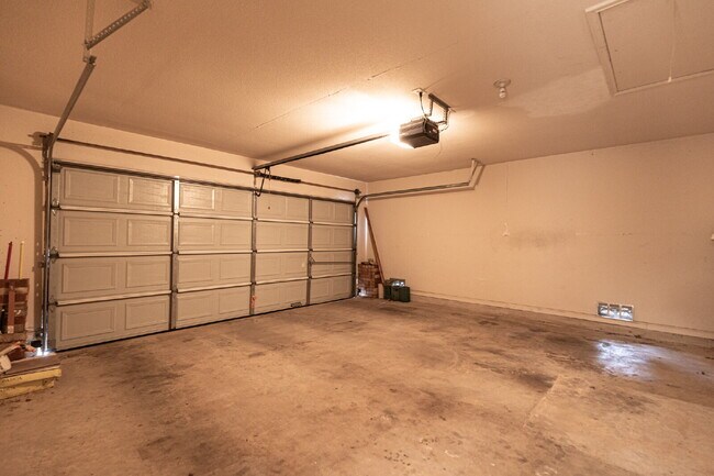 Building Photo - 6651 Rambling Trail Dr