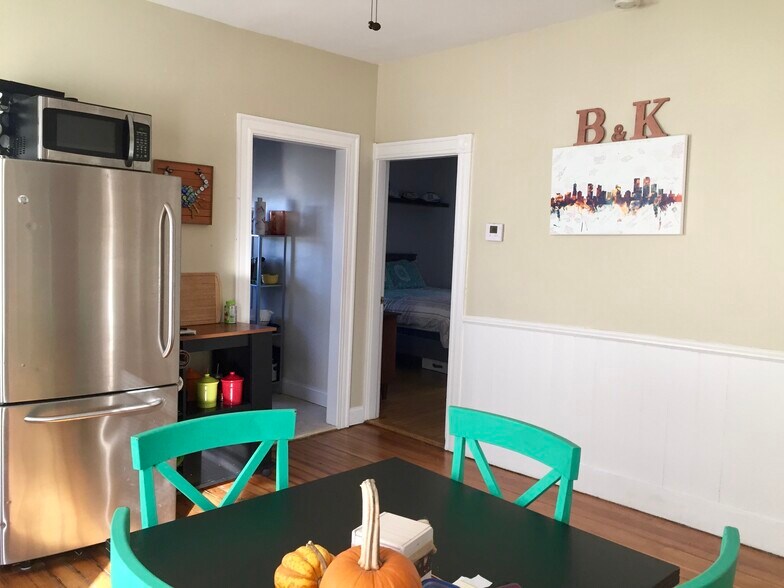 Dining Room 2 - 16 Tecumseh Street