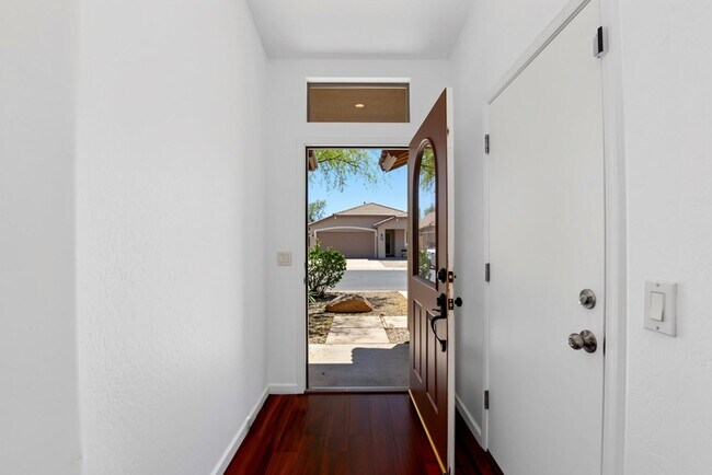 Building Photo - Well maintained 3 bedroom home in Cave Creek AZ - Available Today!