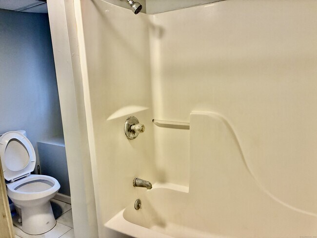 Building Photo - 112 Peabody St