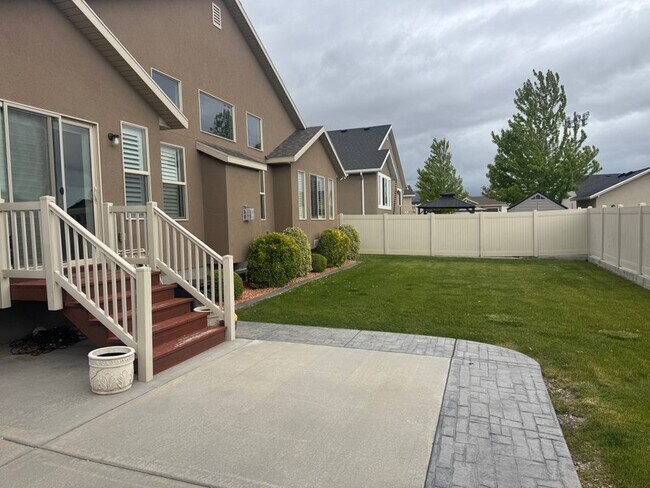 Building Photo - 6288 Peten Way S