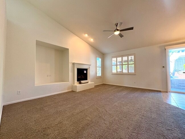 Building Photo - Beautiful 4 Bedroom with a large Pool! Located in Roseville close to a park!