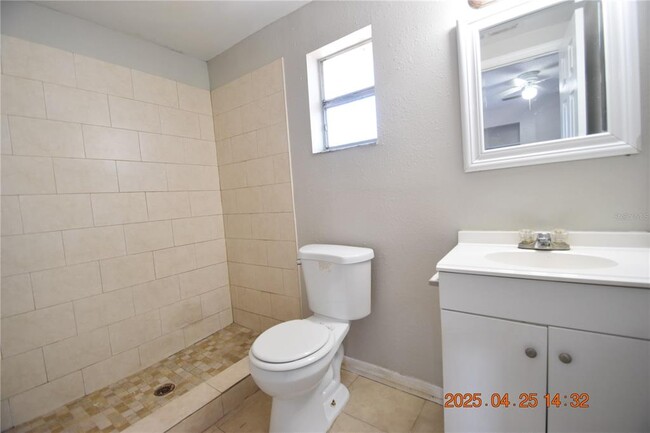 Building Photo - 12203 N 9th St