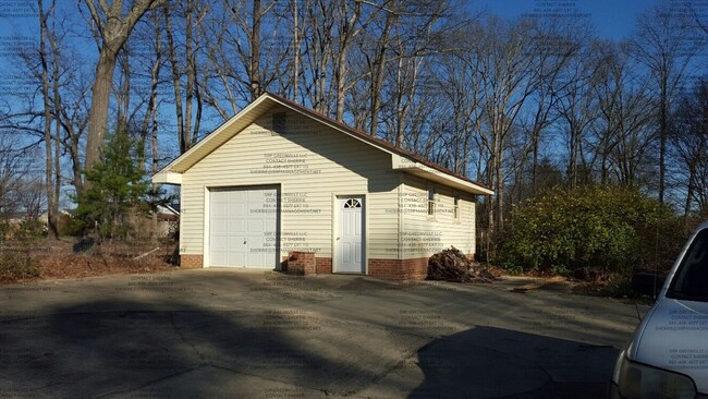 Building Photo - 3 bedroom 2 bath Home!!