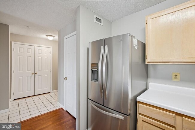 Building Photo - 14301 Grape Holly Grove