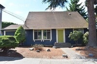 Building Photo - 5055 7th Ave NE
