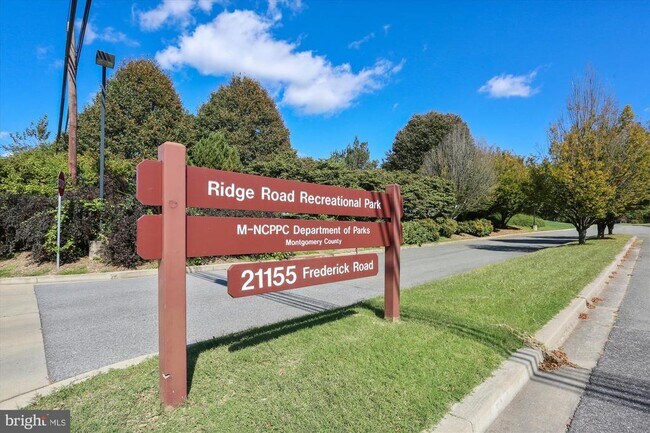 Building Photo - 13950 Estuary Dr