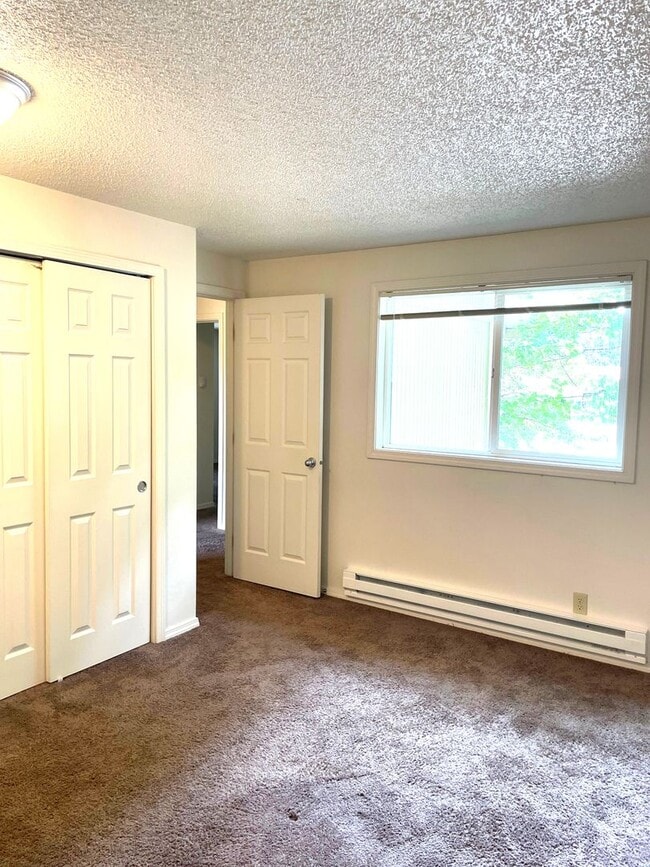Building Photo - 4932-4942 Elkhorn Ct SE Salem, OR 97317