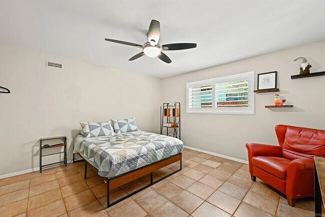 Building Photo - 462 Dewane Dr