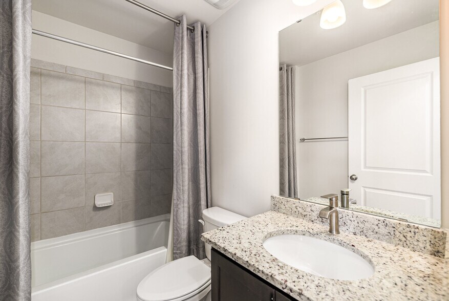 Building Photo - 5063 Silver Oak Dr