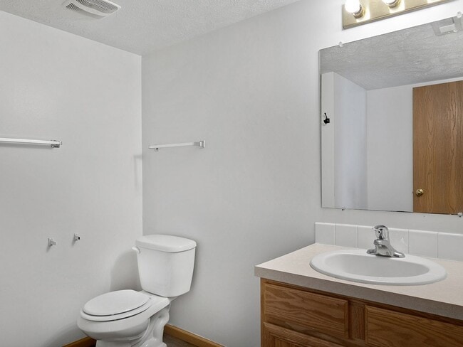 Building Photo - New Carpet* New Luxury Vinyl Plank* New Qu...