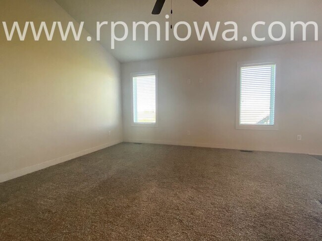 Building Photo - NEAR ABBIE GROVE ELEMENTARY!! 4 Bedroom, 3 Bath Home in Ankeny