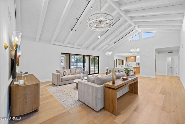 Building Photo - 10111 E Cholla St