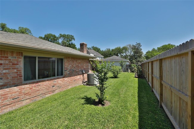 Building Photo - 14311 Sugar Mill Cir