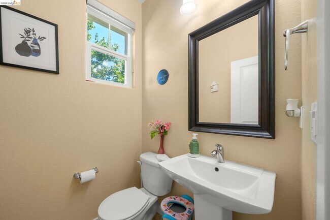 Building Photo - 339 Emory Ct