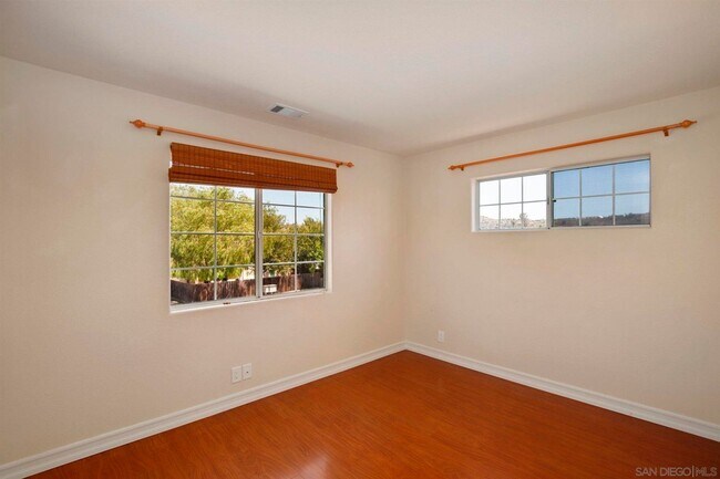 Building Photo - 4 Bed/2.5 Bath Home in Poway. Open Floor Plan, AC/Heat, W/D + Laundry Room and 3 Car Garage!