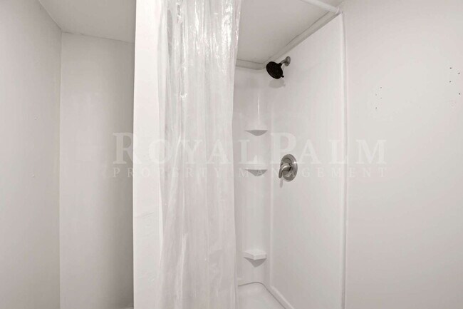 Building Photo - North Fort Myers has 99 Problems but this 1/1 Isn't It!