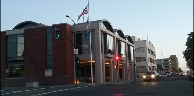 Library, 1/2 block from your home - 2206 Lincoln Ave