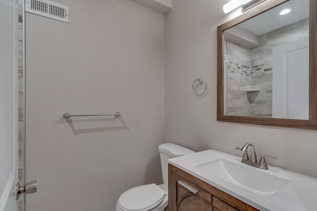 Building Photo - Brand New Luxury Home Brewerytown