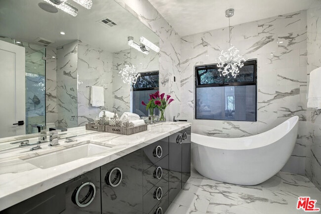 Building Photo - 3712 Berry Dr