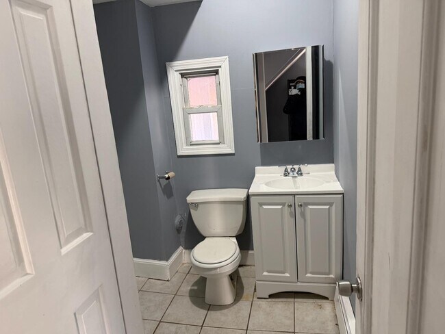 Building Photo - 175 Ashmont St