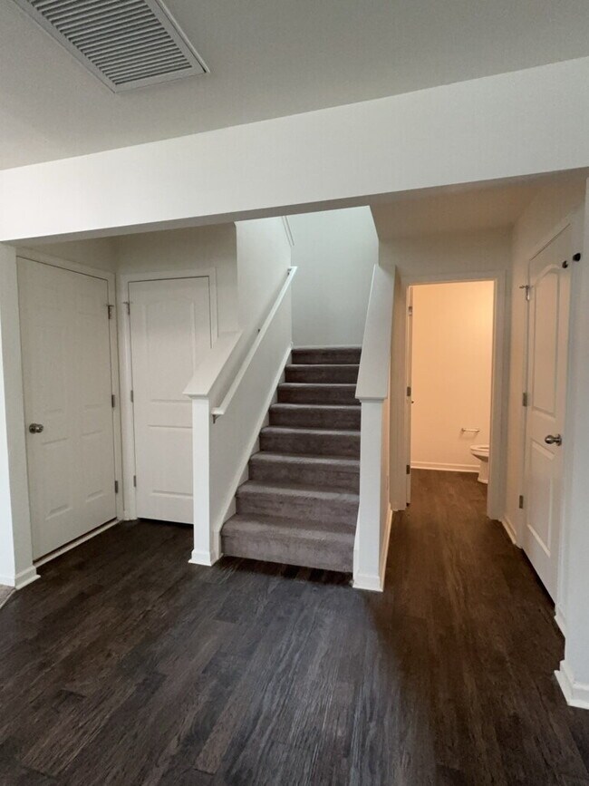 Building Photo - 114 Rockingham Way