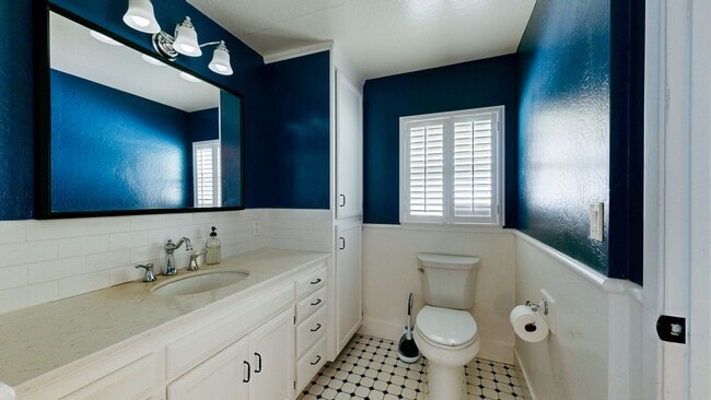 Building Photo - Country Charm Meets Vineyard Views! Two Bedroom Two bath with room to relax!