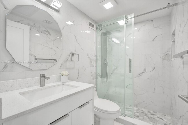 Building Photo - 2501 S Ocean Dr