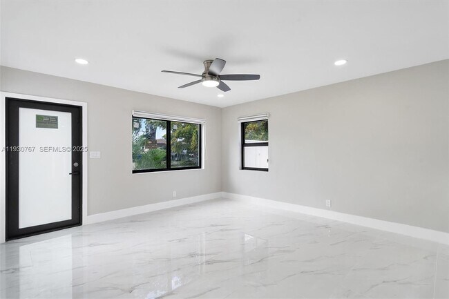 Building Photo - 1815 N 27th Ave