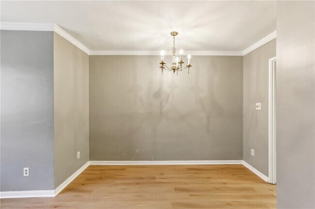 Building Photo - 91 Rumson Rd NE