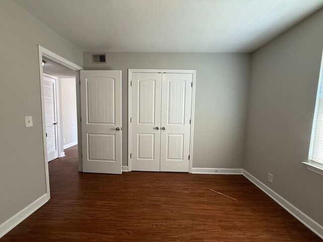 Building Photo - Inglewood Duplex Available Now!