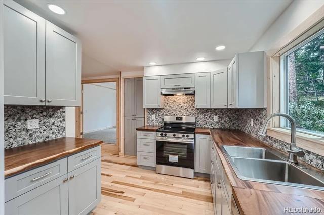 Building Photo - 192 Signal Rock Rd