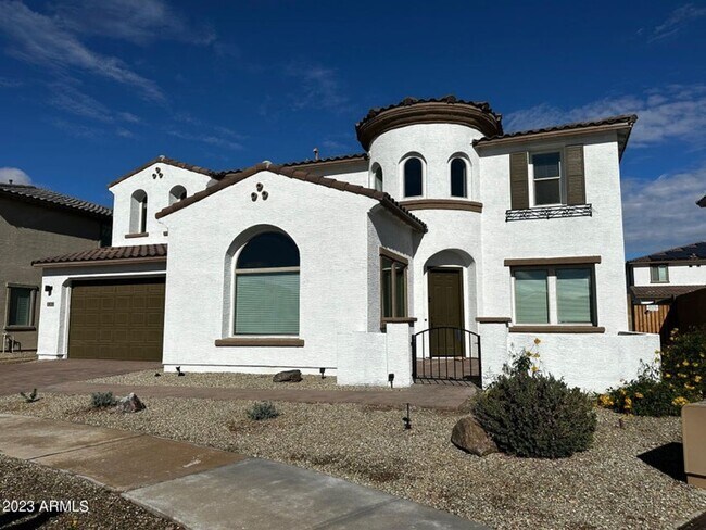 Building Photo - Breathtaking 5 bedroom home in Surprise!