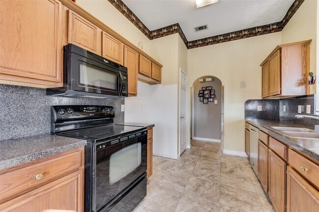 Building Photo - 521 Brazos St