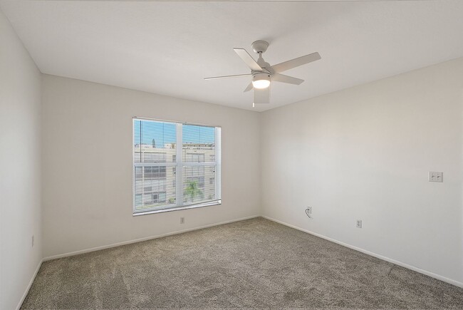 Building Photo - Completely Updated 2 Bed 2 Bath In Ironwoo...