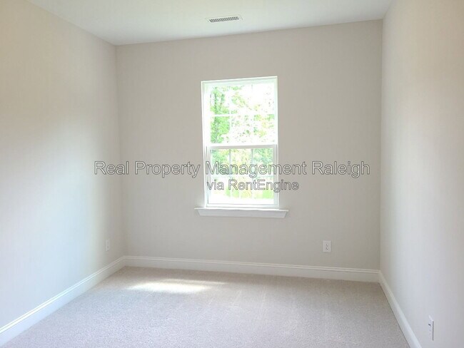 Building Photo - 704 Wrights Creek Way