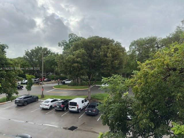 Building Photo - 650 S Park Rd