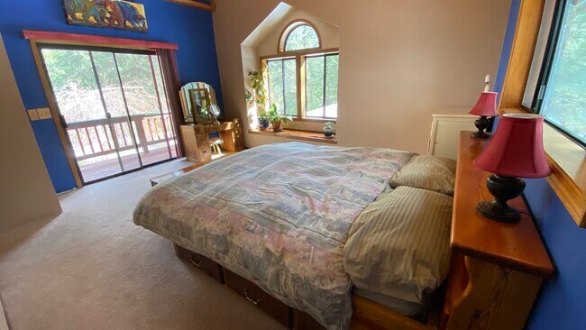 Primary Bedrrom - 26927 Manzanita Ct