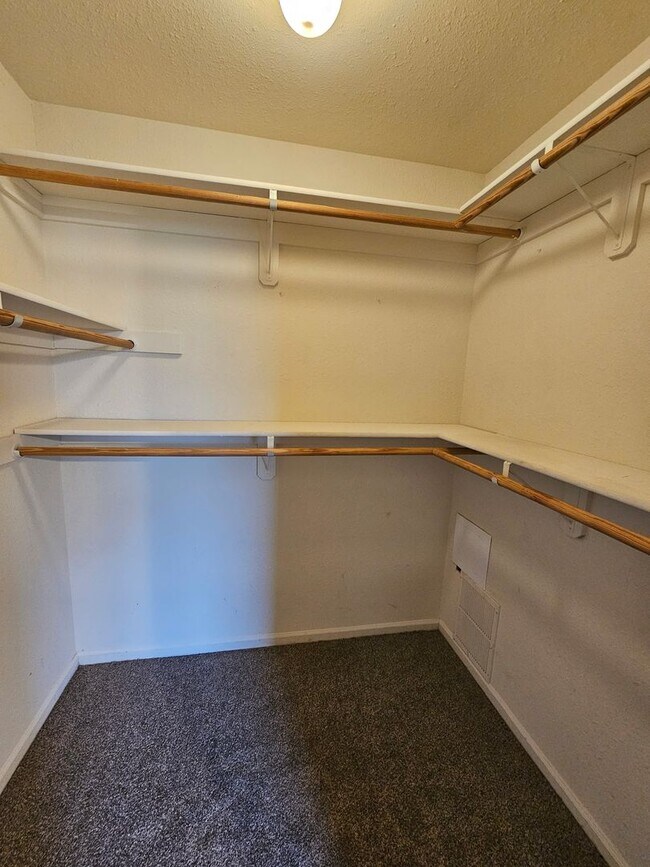 Building Photo - 4409-11 Derby Ridge Dr