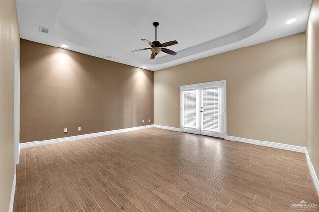 Building Photo - 29 Barcelona Blvd