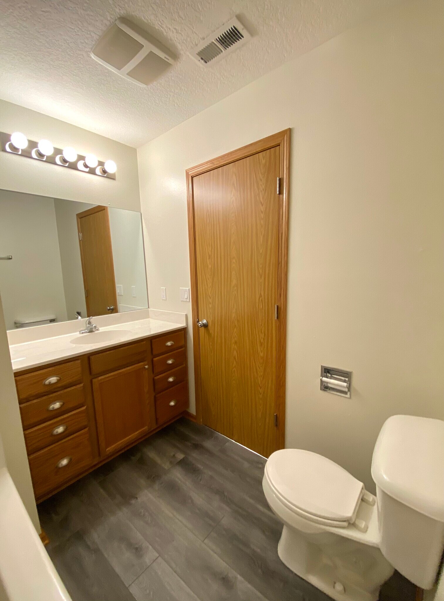 Building Photo - 955 Parker Blvd