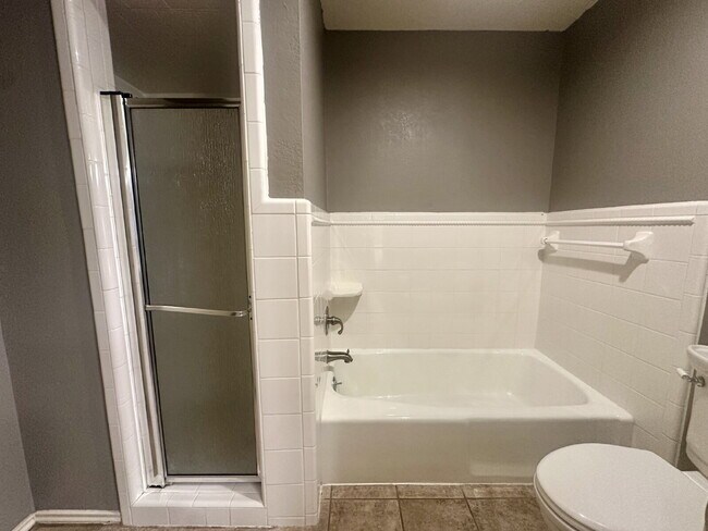 Building Photo - Spacious Home near Shadow Hills!