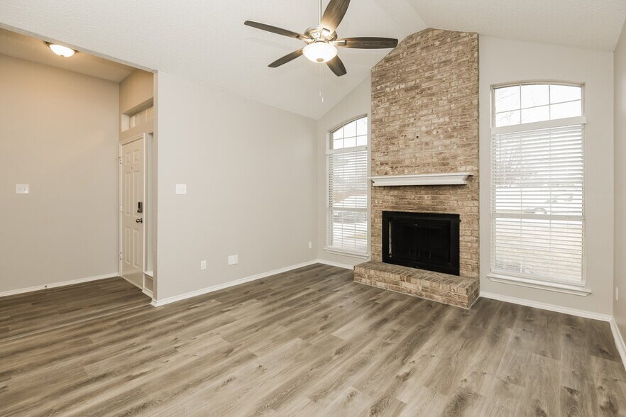 Building Photo - 5708 Shady Springs Trail