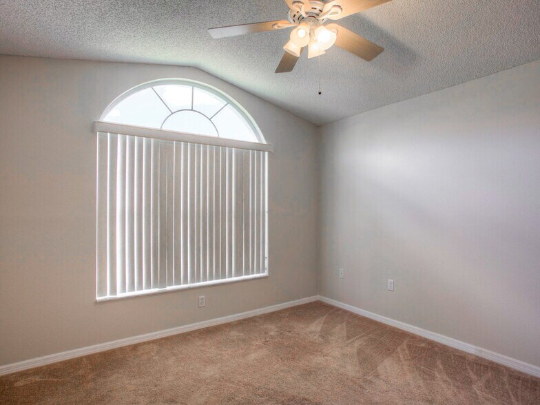 Building Photo - 9038 Water Hazard Dr