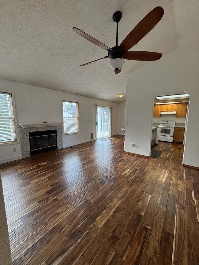 Building Photo - 426 W Arizona Ln