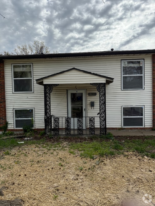 Building Photo - 10140 Castle Dr